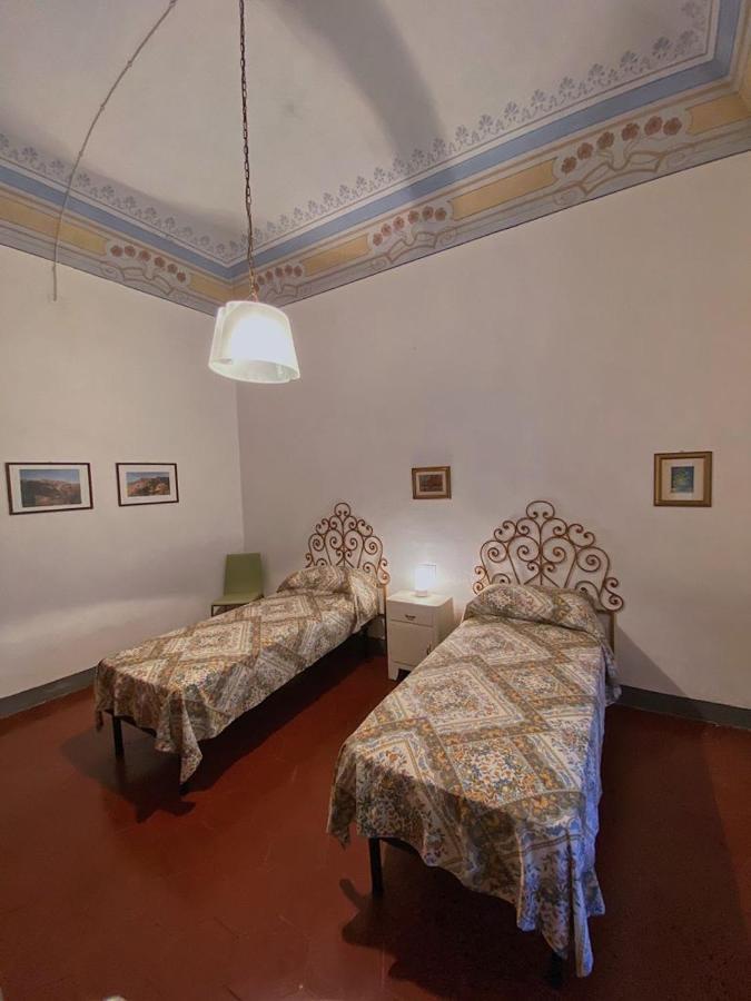 Palazzo De Luigi Appartement Volterra Buitenkant foto