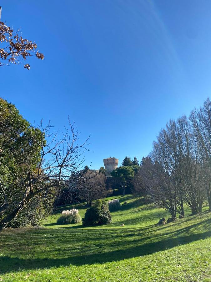 Palazzo De Luigi Appartement Volterra Buitenkant foto